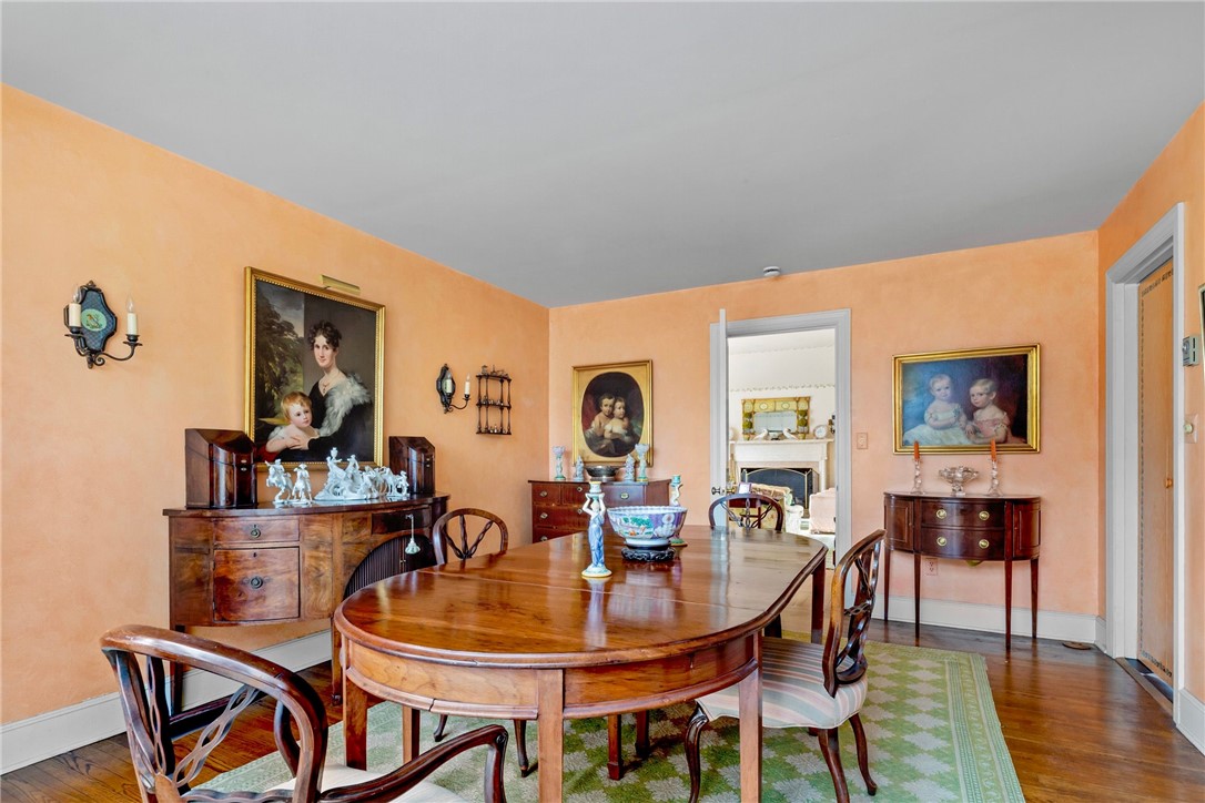 18 Ledge Road Newport, RI 02840 - Photo 17 of 32