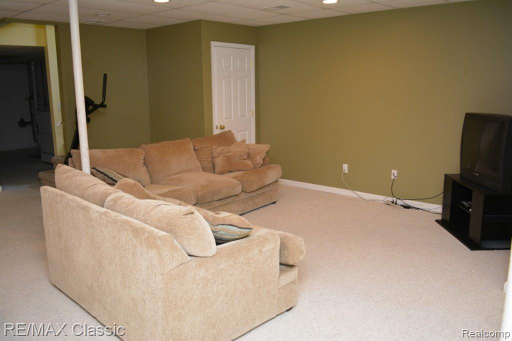 2821 Potter Road Wixom, MI 48393 - Photo 31 of 41 Lower Level 3.jpg