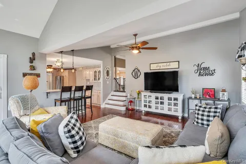 $849,999 | 68 Hill Drive, Bohemia, NY 11716