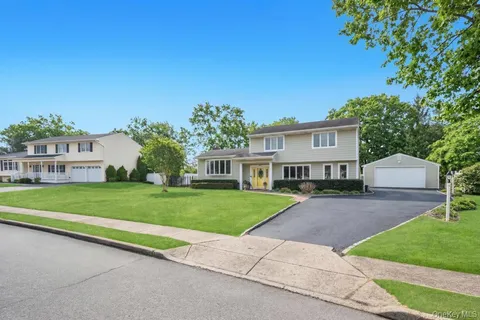 $849,999 | 68 Hill Drive, Bohemia, NY 11716