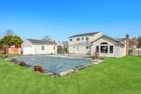 $849,999 | 68 Hill Drive, Bohemia, NY 11716