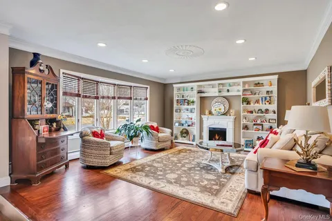 $849,999 | 68 Hill Drive, Bohemia, NY 11716