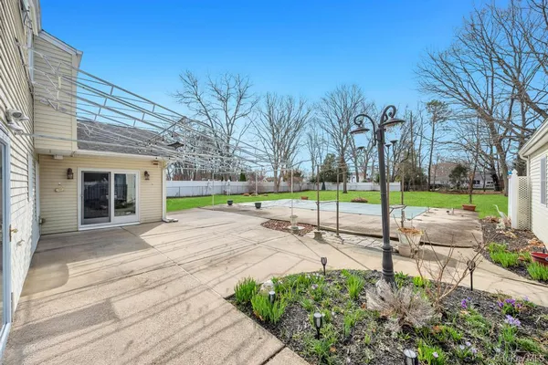 $849,999 | 68 Hill Drive, Bohemia, NY 11716