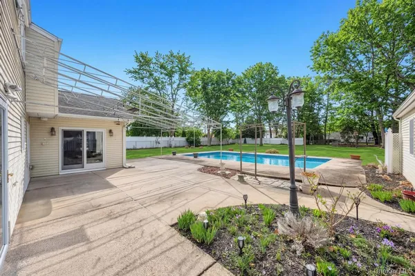 $849,999 | 68 Hill Drive, Bohemia, NY 11716