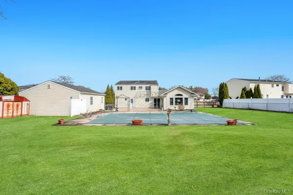 $849,999 | 68 Hill Drive, Bohemia, NY 11716