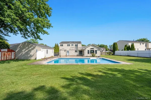 $849,999 | 68 Hill Drive, Bohemia, NY 11716