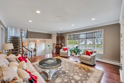 $849,999 | 68 Hill Drive, Bohemia, NY 11716