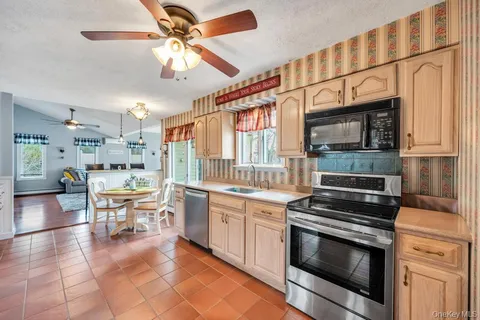 $849,999 | 68 Hill Drive, Bohemia, NY 11716