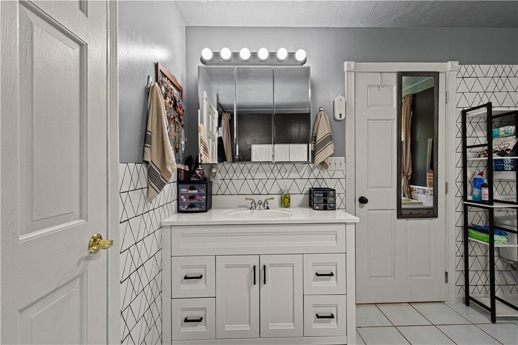 3054 Bedillion Road Washington, PA 15301 - Photo 25 of 47 A comfortable retreat designed for everyday relaxation.