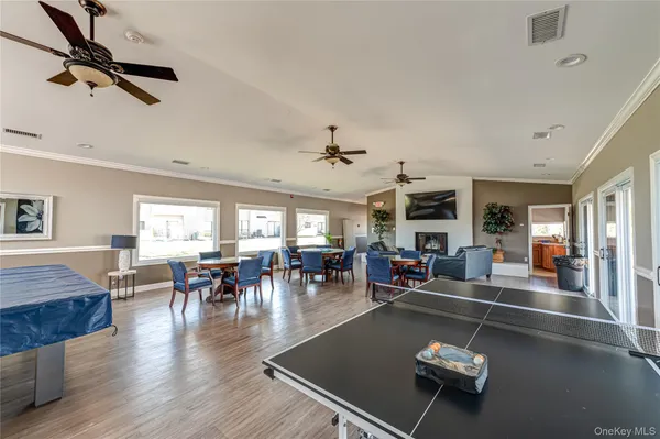 $699,888 | 240 Pond View Lane, Smithtown, NY 11787