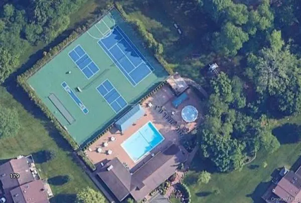$699,888 | 240 Pond View Lane, Smithtown, NY 11787