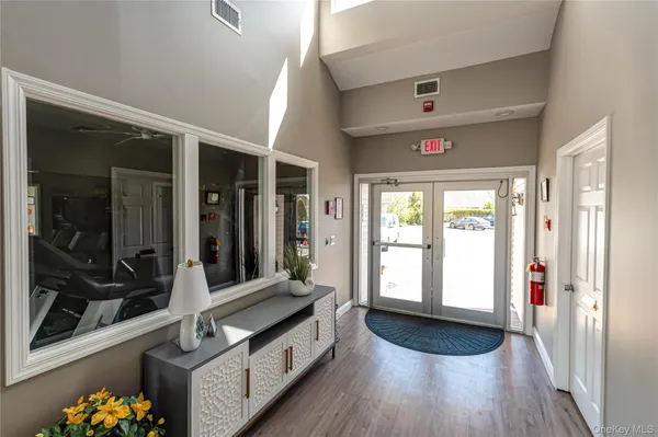 $699,888 | 240 Pond View Lane, Smithtown, NY 11787