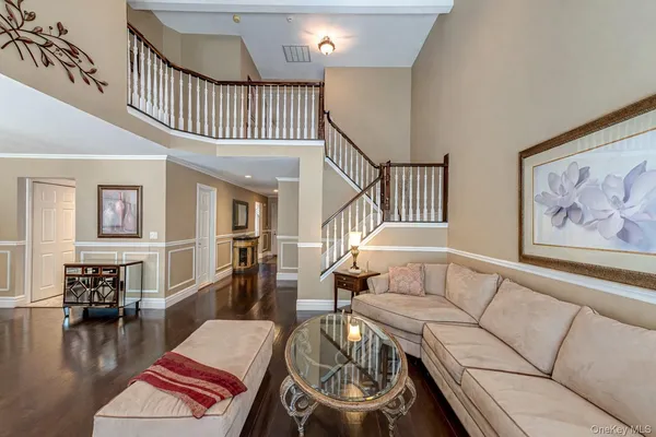 $699,888 | 240 Pond View Lane, Smithtown, NY 11787