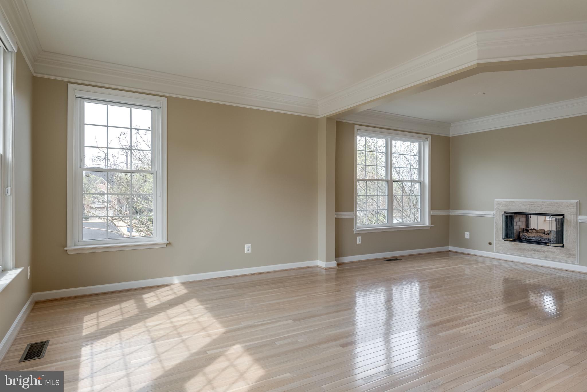 12172 Tryton Way Reston, VA 20190 - Photo 3 of 48