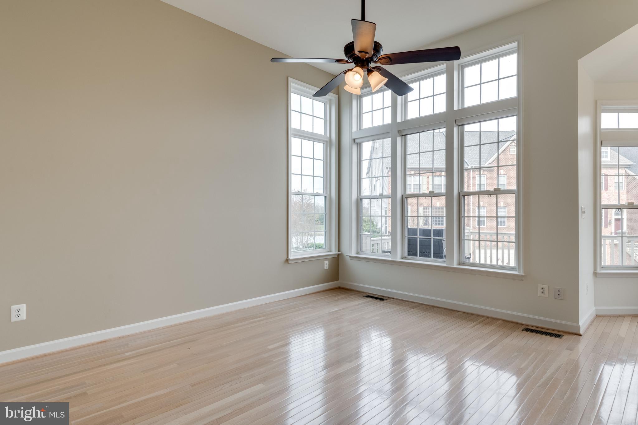 12172 Tryton Way Reston, VA 20190 - Photo 8 of 48