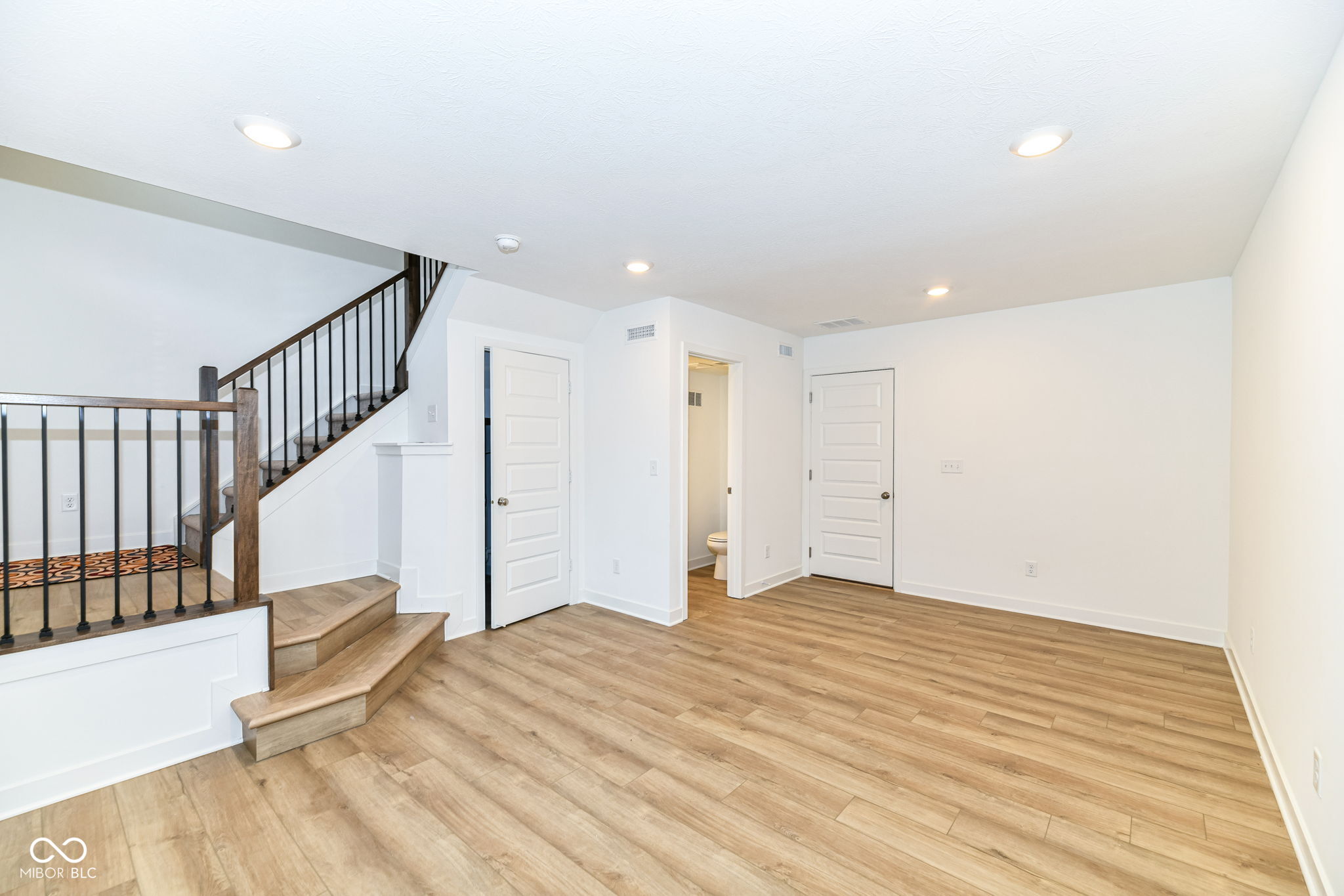 6959 Equality Boulevard Carmel, IN 46033 - Photo 5 of 44