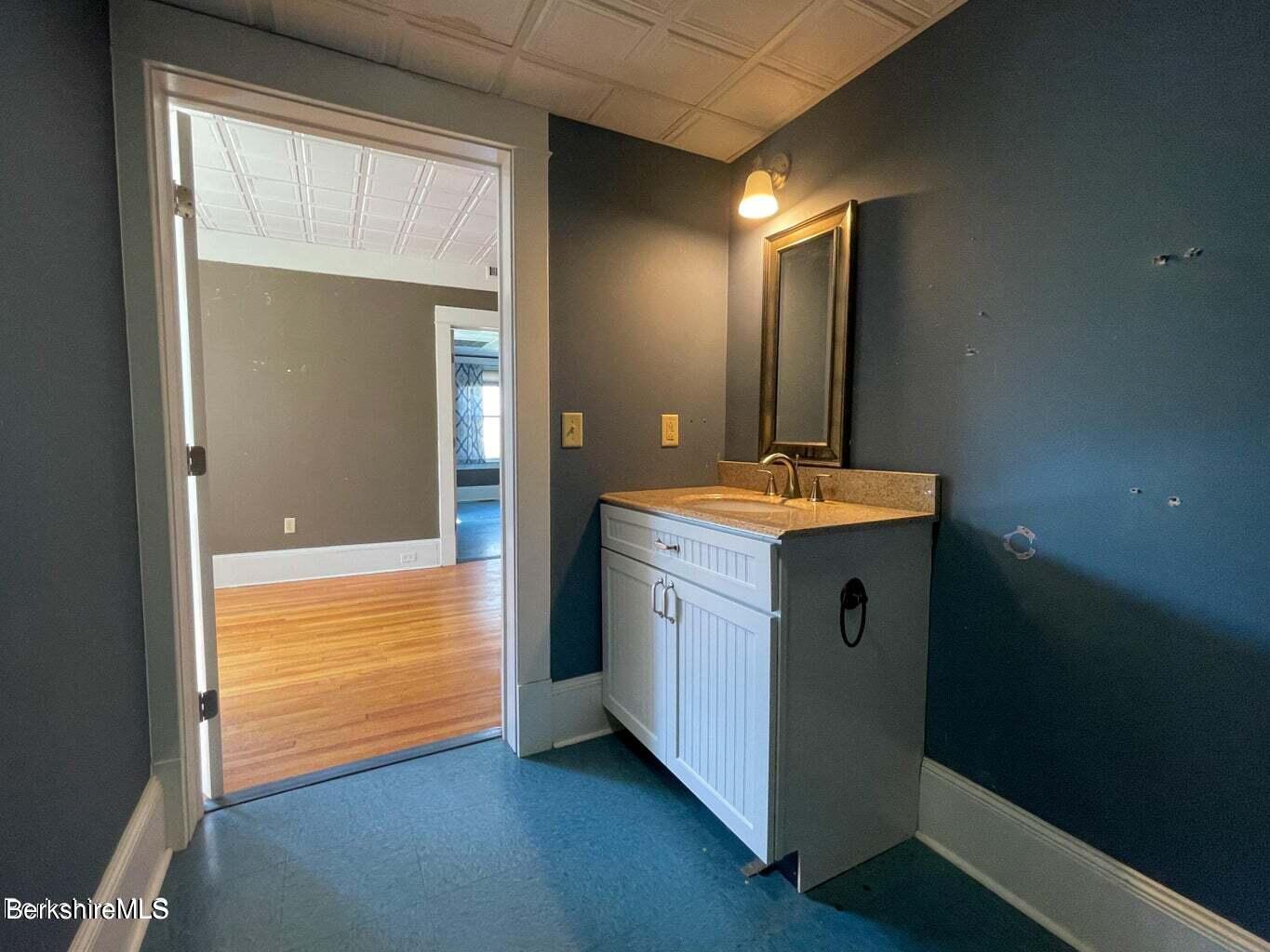 21 George Street Pittsfield, MA 01201 - Photo 12 of 24 20230731183514035706000000-o