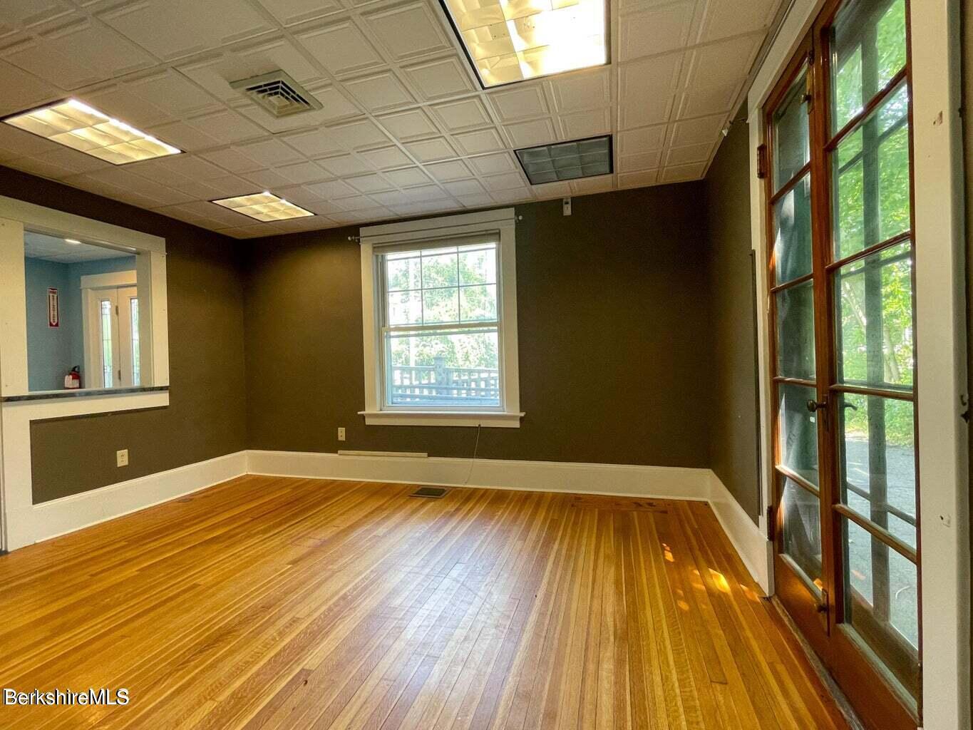 21 George Street Pittsfield, MA 01201 - Photo 8 of 24 20230731183530026548000000-o