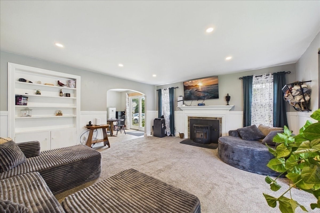 35 Anawan Street Rehoboth, MA 02769 - Photo 6 of 39