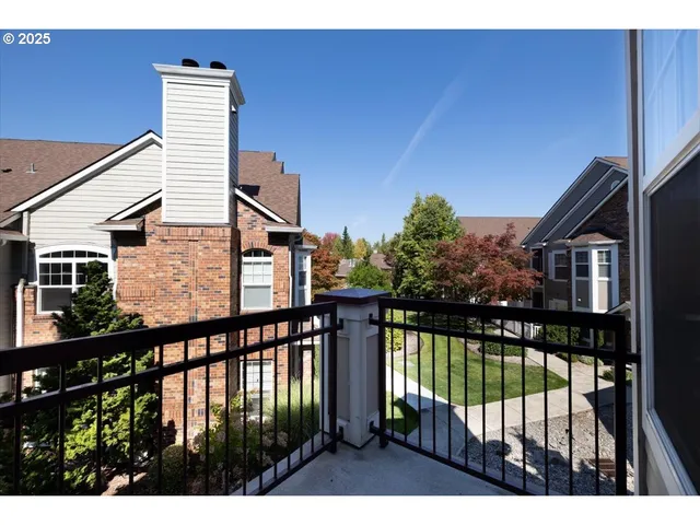 $375,000 | 1145 Northeast Horizon Loop, Unit 1704, Hillsboro, OR 97124