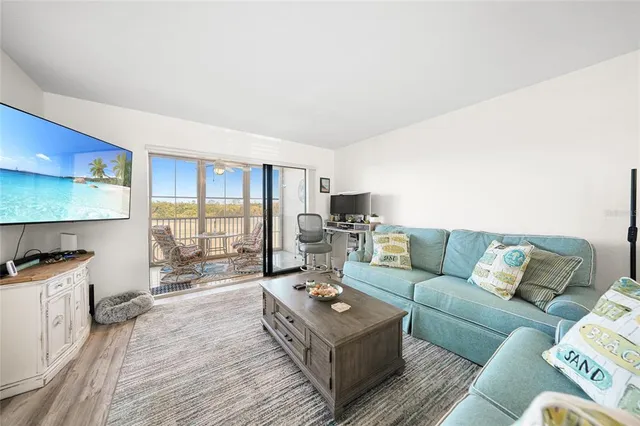 $169,399 | 175 Kings Highway, Unit B2, Punta Gorda, FL 33983