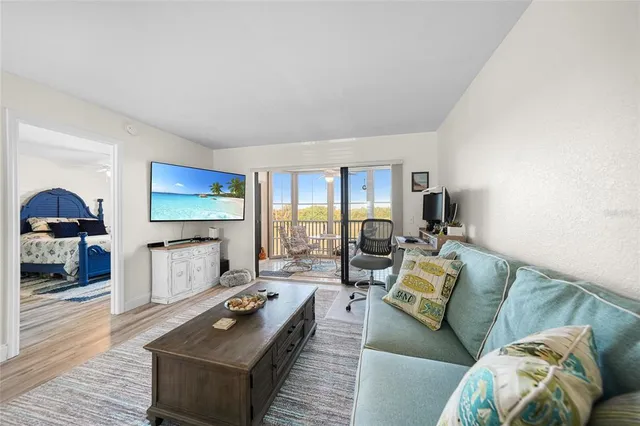 $169,399 | 175 Kings Highway, Unit B2, Punta Gorda, FL 33983