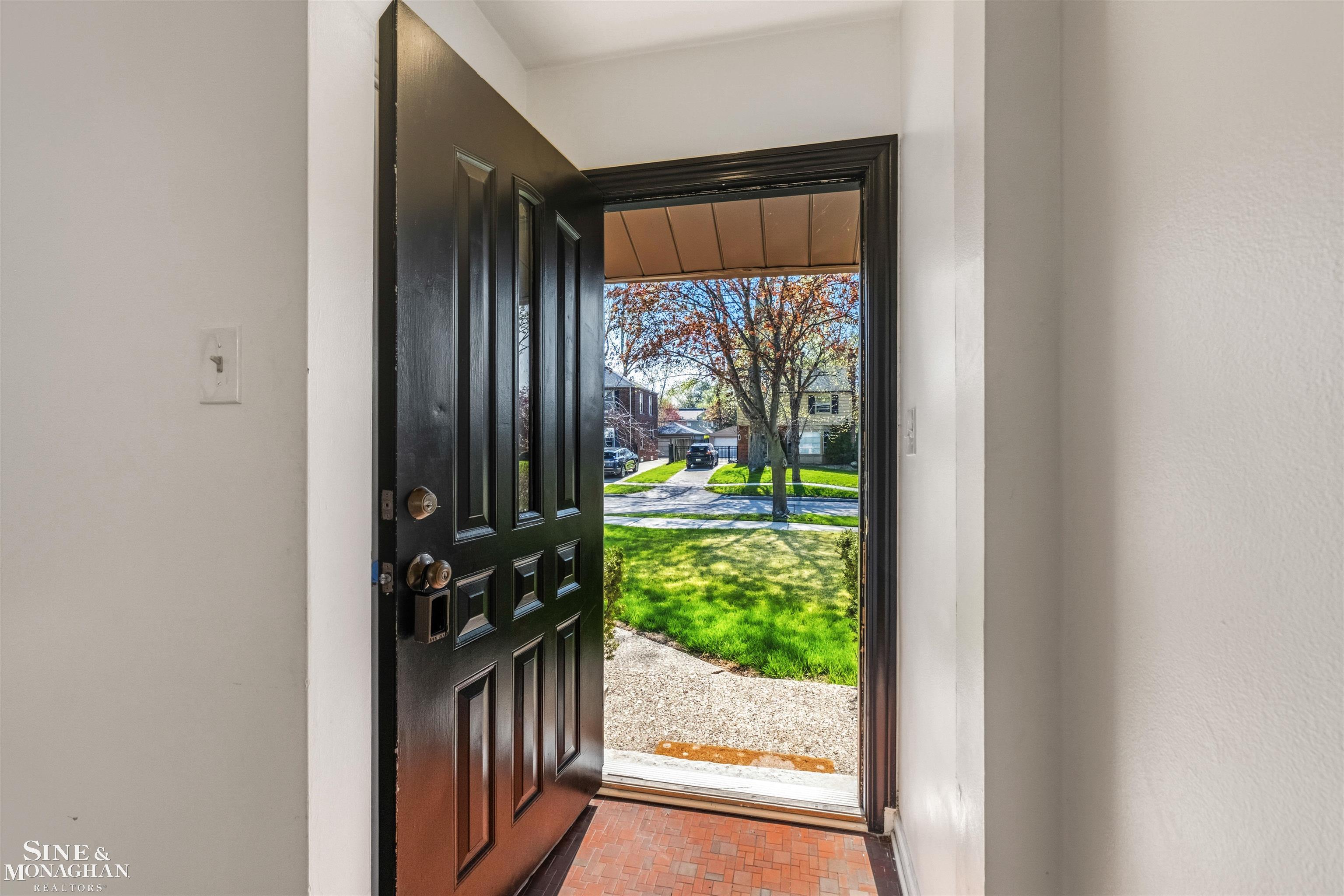 866 Lincoln Road Grosse Pointe, MI 48230 - Photo 5 of 34