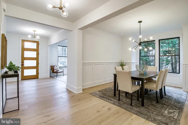$2,925,000 | 930 Fairway Drive Northeast, Vienna, VA 22180