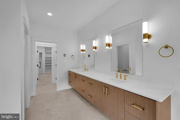 $2,925,000 | 930 Fairway Drive Northeast, Vienna, VA 22180