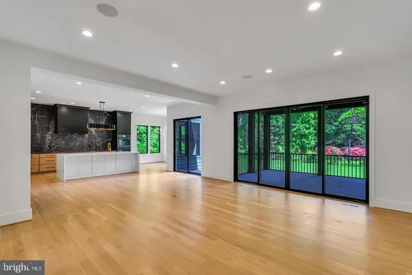 $2,925,000 | 930 Fairway Drive Northeast, Vienna, VA 22180