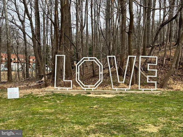 $2,900,000 | 930 Fairway Drive Northeast, Vienna, VA 22180