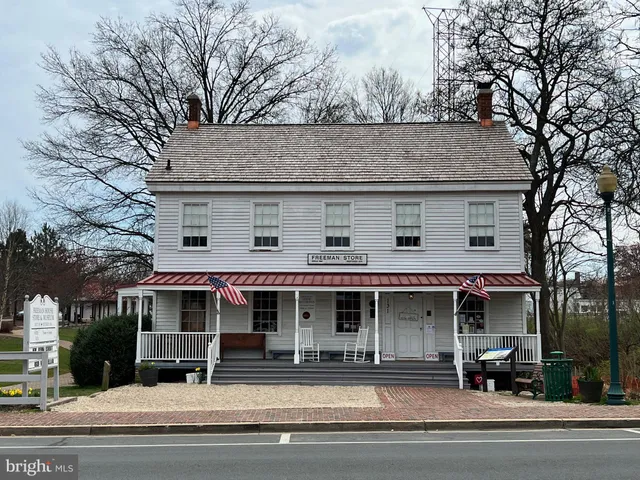 $2,900,000 | 930 Fairway Drive Northeast, Vienna, VA 22180