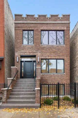$950,000 | 832 North Mozart Street, Chicago, IL 60622