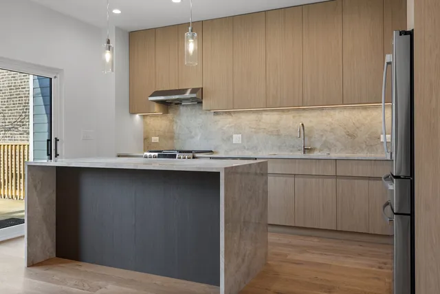 $950,000 | 832 North Mozart Street, Chicago, IL 60622