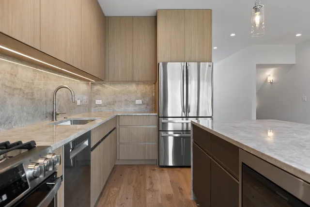 $950,000 | 832 North Mozart Street, Chicago, IL 60622