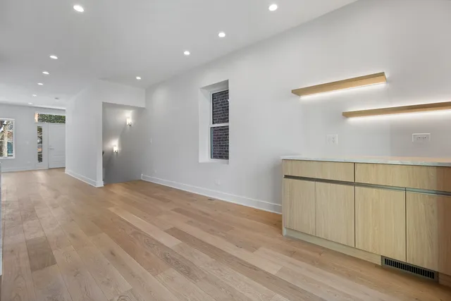 $950,000 | 832 North Mozart Street, Chicago, IL 60622