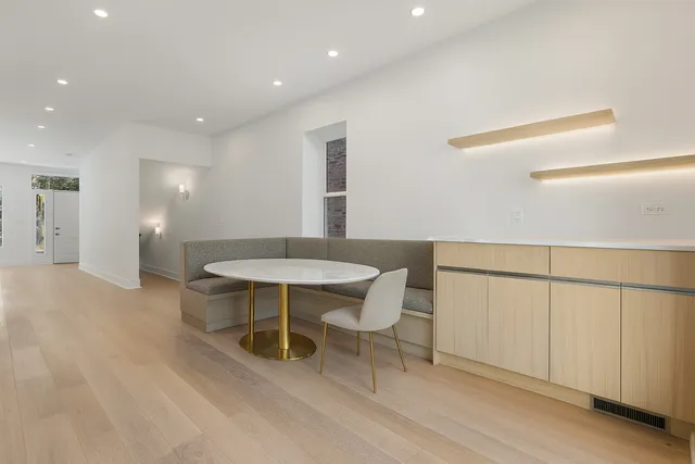 $950,000 | 832 North Mozart Street, Chicago, IL 60622