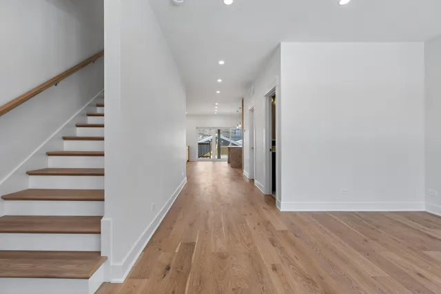 $950,000 | 832 North Mozart Street, Chicago, IL 60622