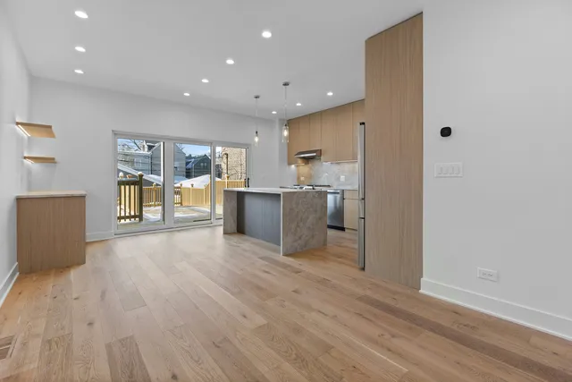 $950,000 | 832 North Mozart Street, Chicago, IL 60622