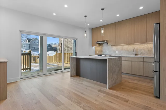 $950,000 | 832 North Mozart Street, Chicago, IL 60622