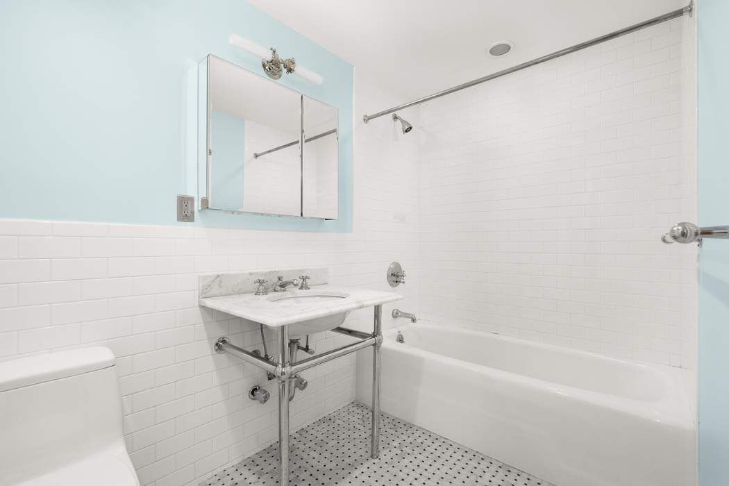 30 Main Street, Unit 2H Brooklyn, NY 11201 - Photo 11 of 17