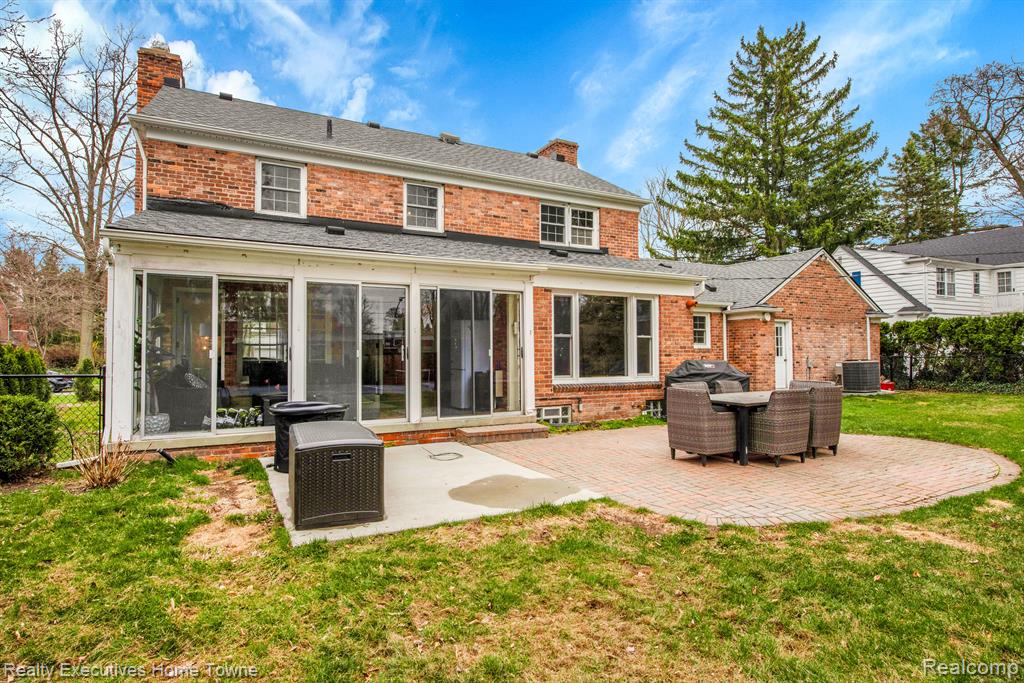 71 Merriweather Road Grosse Pointe Farms, MI 48236 - Photo 6 of 36