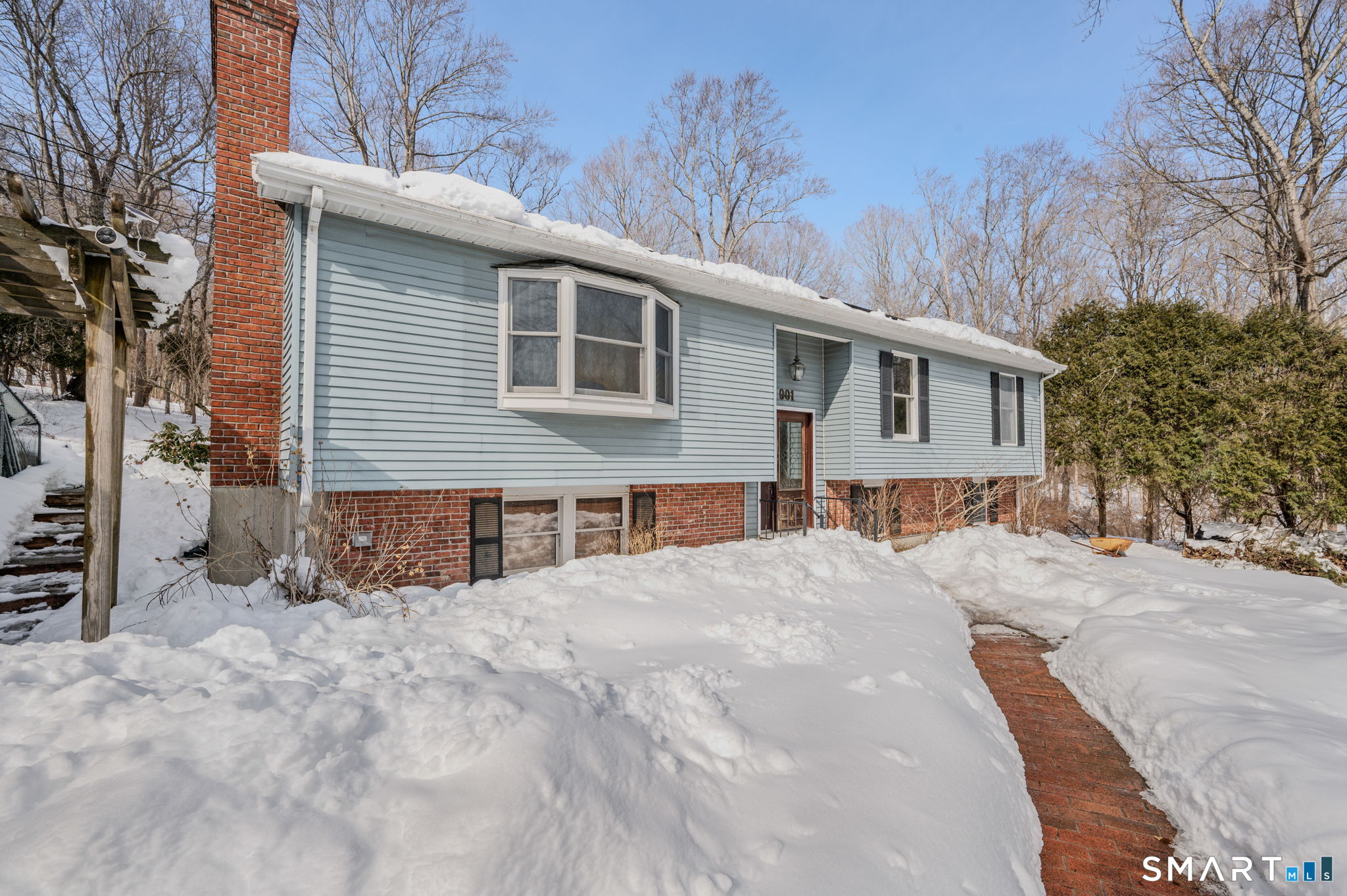 901 Old Colchester Road Montville, CT 06370 - Photo 1 of 1