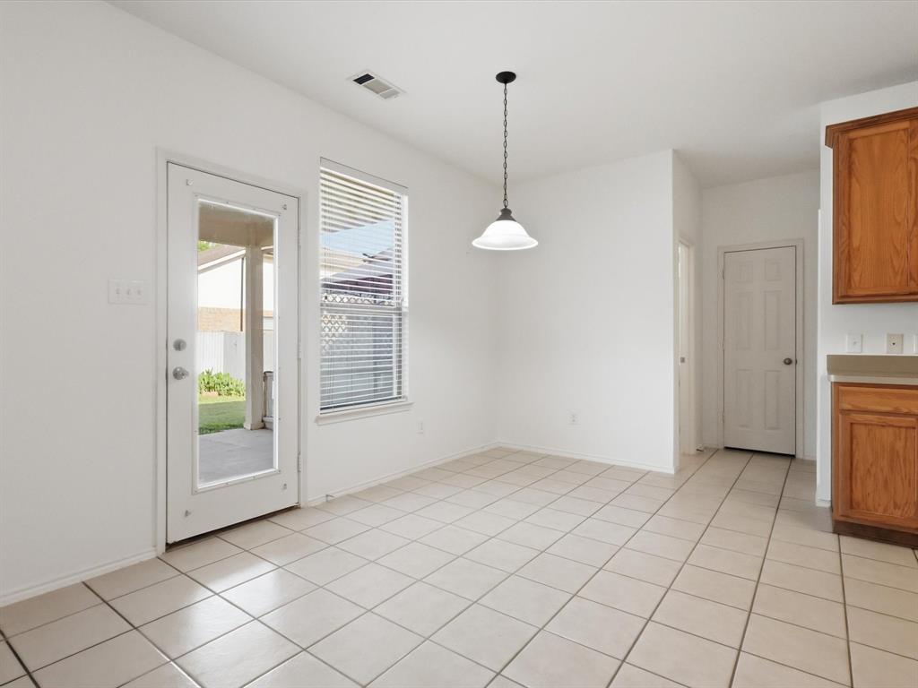 4328 Highgate Road Fort Worth, TX 76244 - Photo 9 of 40