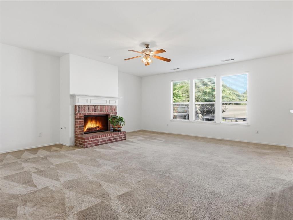 4328 Highgate Road Fort Worth, TX 76244 - Photo 10 of 40