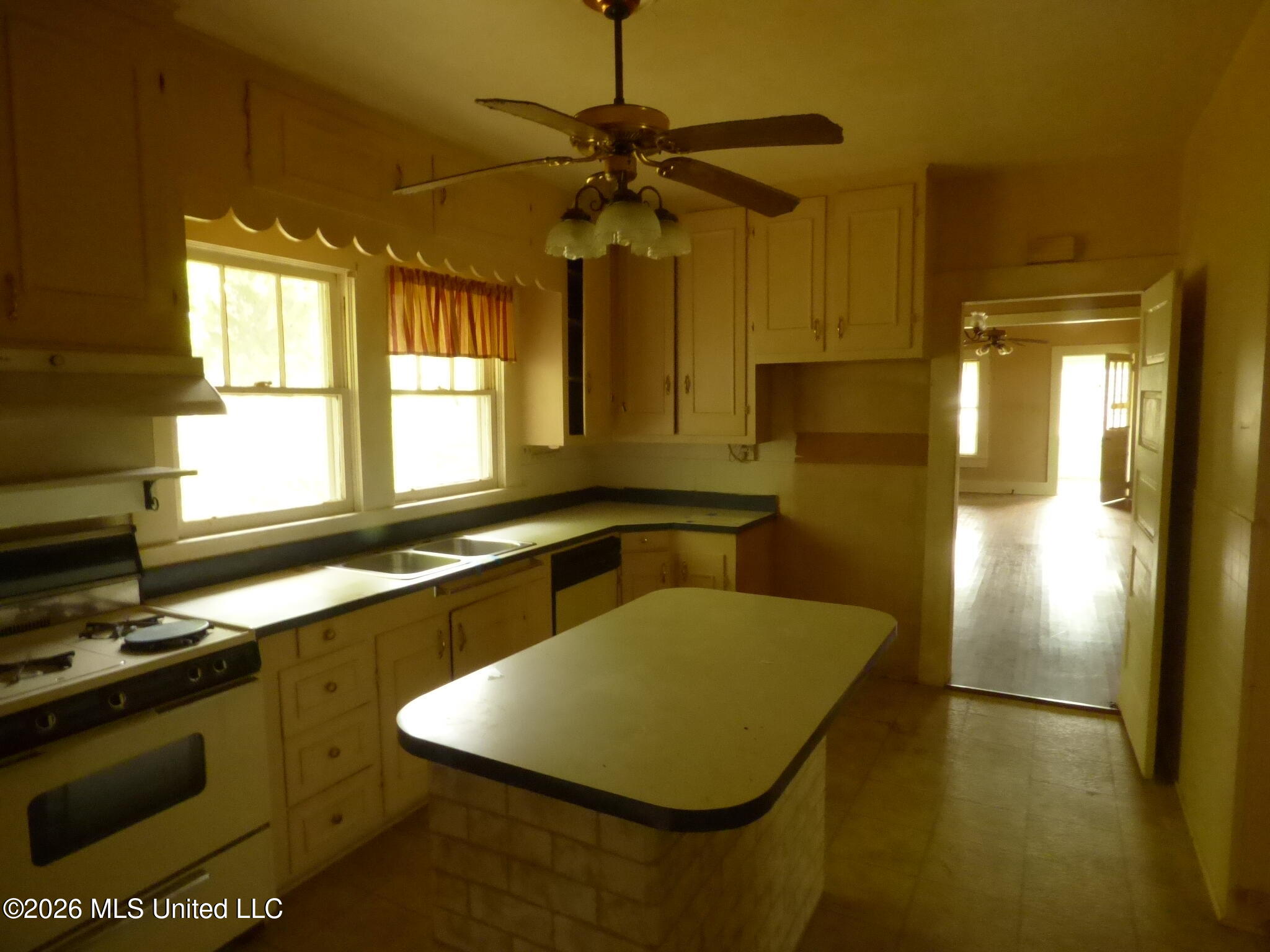 500 Poplar Street Summit, MS 39666 - Photo 10 of 17 P1350483