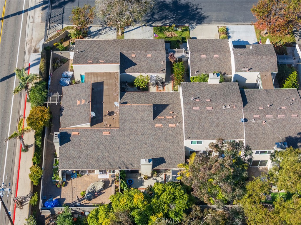 19916 Maritime Lane Huntington Beach, CA 92648 - Photo 27 of 43 an aerial view of multiple houses with yard