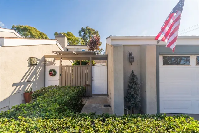 $1,125,000 | 19916 Maritime Lane, Huntington Beach, CA 92648