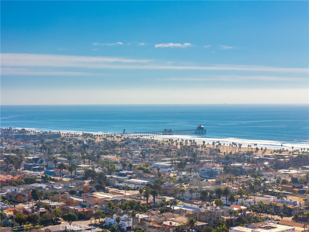 19916 Maritime Lane Huntington Beach, CA 92648 - Photo 41 of 43 a view of an ocean