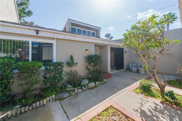 $1,125,000 | 19916 Maritime Lane, Huntington Beach, CA 92648